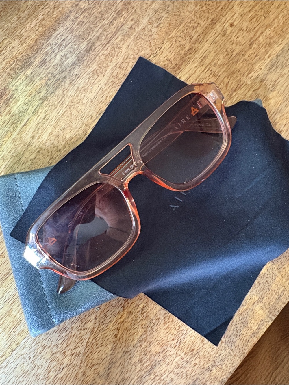 AIRE Aquarius Aviator Sunglasses in Antique Rose with carrying case and wipe - Picture 2 of 11